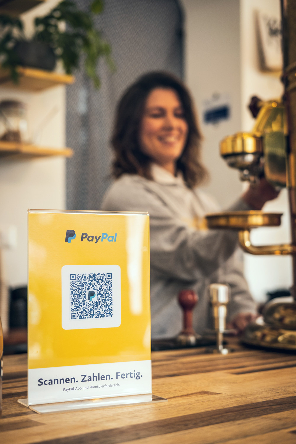 PayPal QR-Code im Restaurant Mana in Berlin Schöneberg
